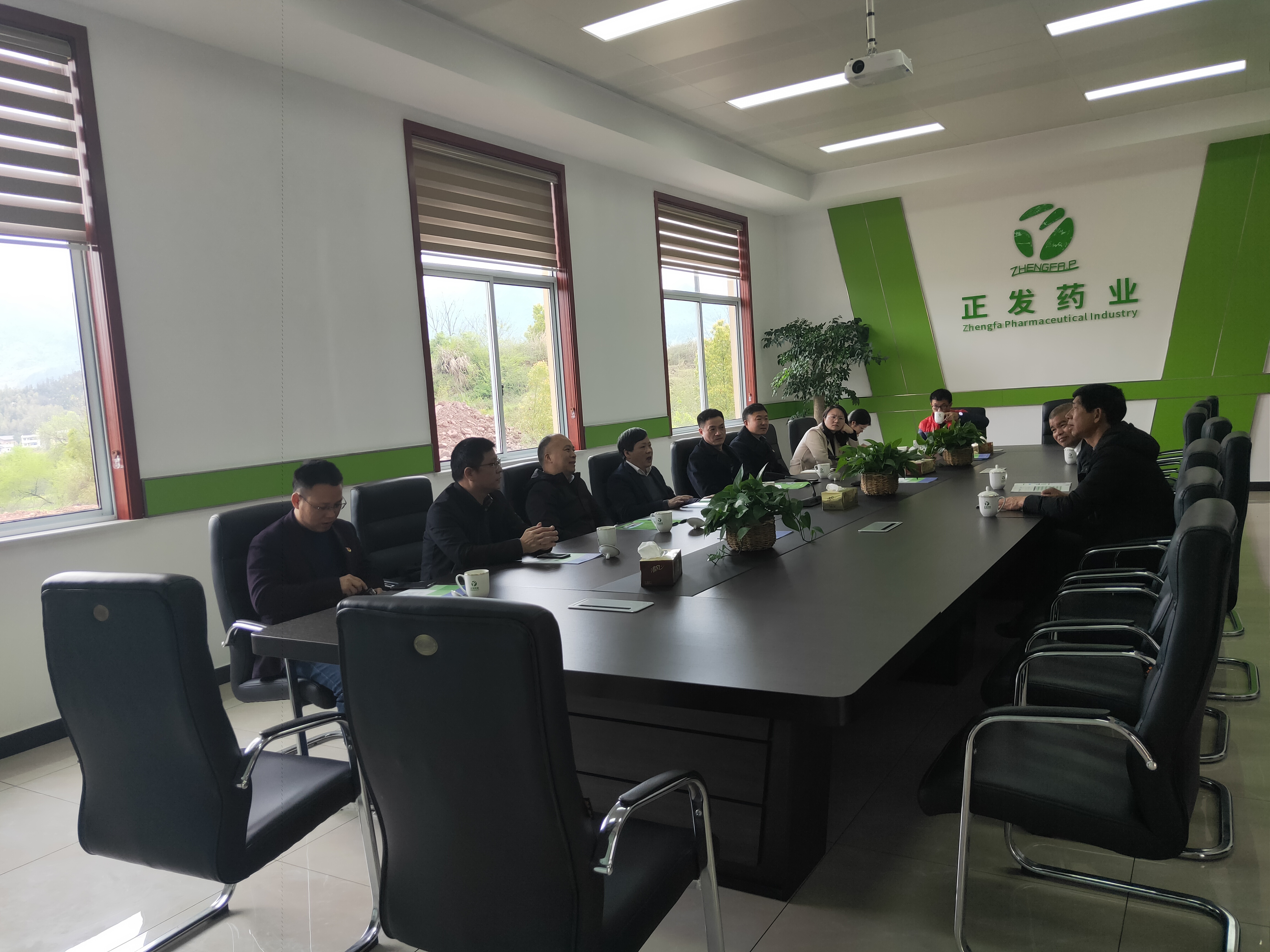 杭州市委宣傳部常務(wù)副部長龔志南蒞臨正發(fā)藥業(yè)
